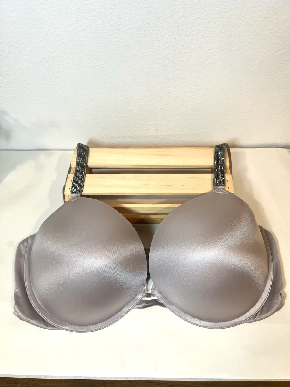 Victoria's Secret Very Sexy Push-Up Bra Silver Statement Straps | 36DDD | 80F